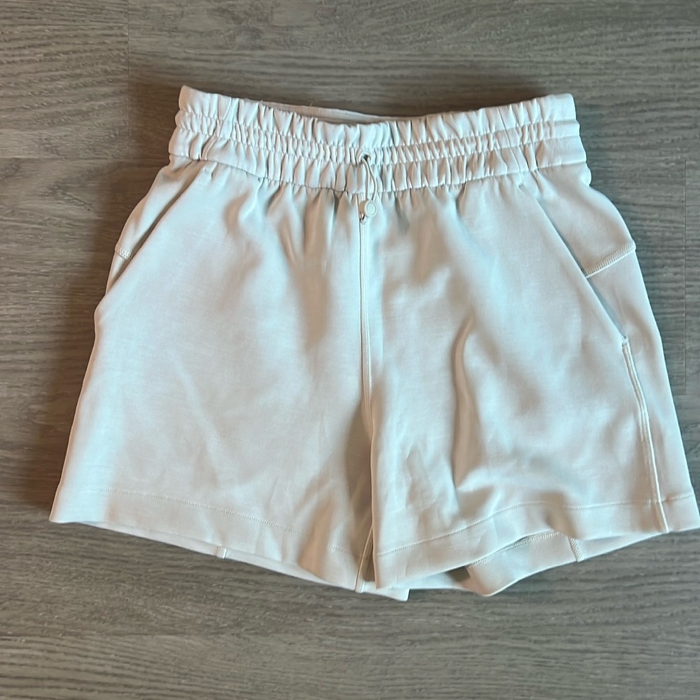 Lululemon Softstreme High Rise Short 4” in Bone